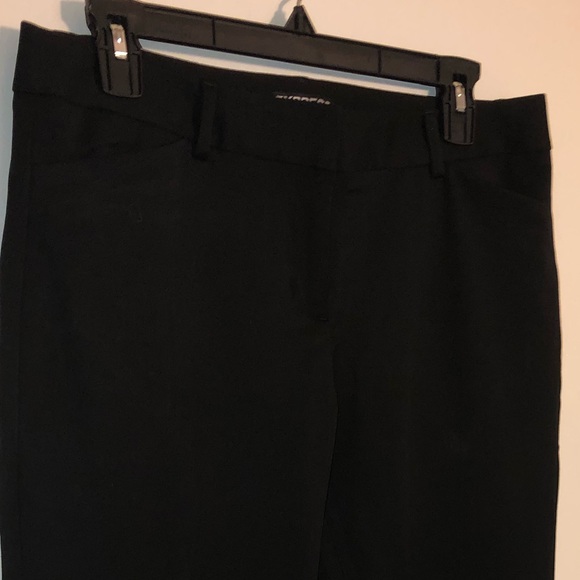 Express Women’s Low rise barely boot Editor Pant - Picture 3 of 6